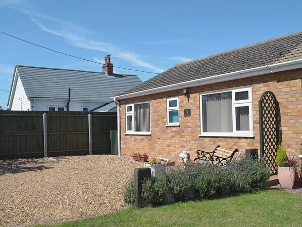 Exterior - 2 bedroom accommodation in Heacham (Heacham)