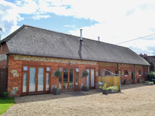 2 bedroom accommodation in Martin, Fordingbridge