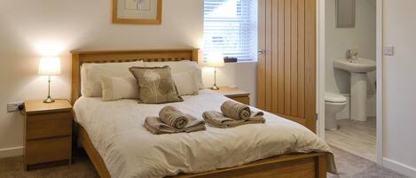 4 chambres, Wi-Fi gratuit, draps fournis