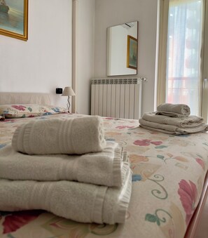 1 bedroom, iron/ironing board, bed sheets, wheelchair access