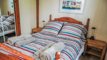 3 quartos, Wi-Fi de cortesia, roupa de cama