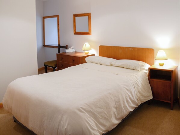 3 bedrooms, free WiFi, bed sheets