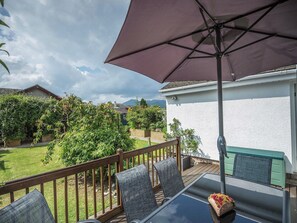 Outdoor dining - 2 bedroom accommodation in Keswick (Keswick)