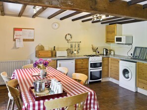 Dishwasher, high chair, freezer - 2 bedroom accommodation in Branthwaite, near Cockermouth (Branthwaite, near Cockermouth)