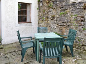 Outdoor dining - 2 bedroom accommodation in Branthwaite, near Cockermouth (Branthwaite, near Cockermouth)