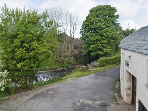 Property grounds - 2 bedroom accommodation in Branthwaite, near Cockermouth (Branthwaite, near Cockermouth)