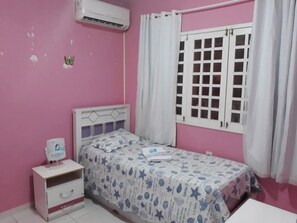 Bureau, Wi-Fi gratuit, draps fournis