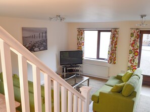 Living area - 2 bedroom accommodation in Ballachulish, near Glencoe (Ballachulish, near Glencoe)