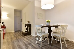 Dining - Stunning Pantheon View from terrace (Roma)