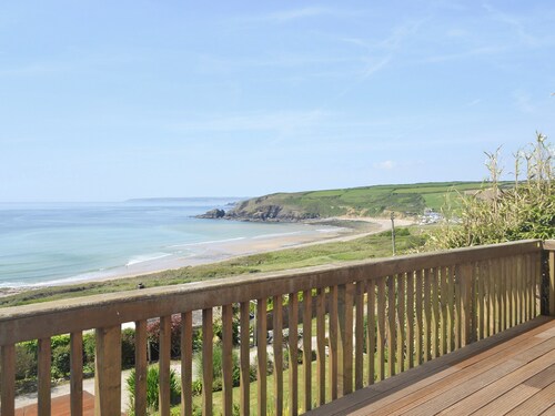 3 bedroom accommodation in Praa Sands, near Penzance