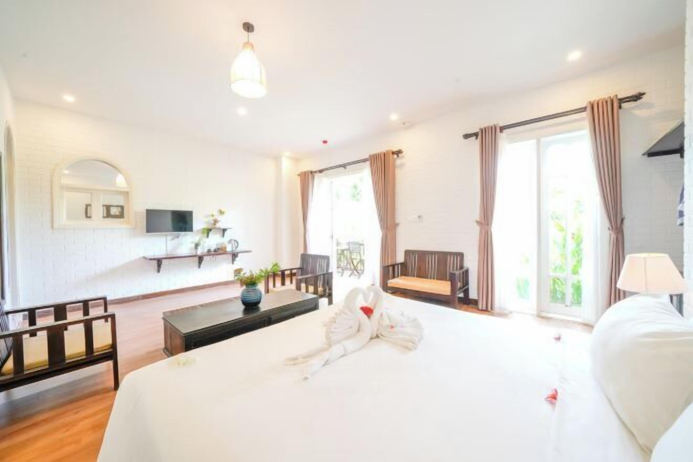 Ropa de cama de alta calidad, minibar y escritorio 