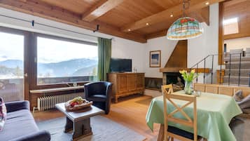 Apartment, 2 Bedrooms, Balcony, Mountain View (Dachgeschoss; excl. 110€ cleaning fee) | Living area | TV