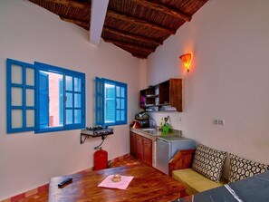 Interior - Gnaouas apartment in the heart of the medina. (Bani Antar)