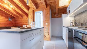 Refrigerador, microondas, horno y lavavajillas