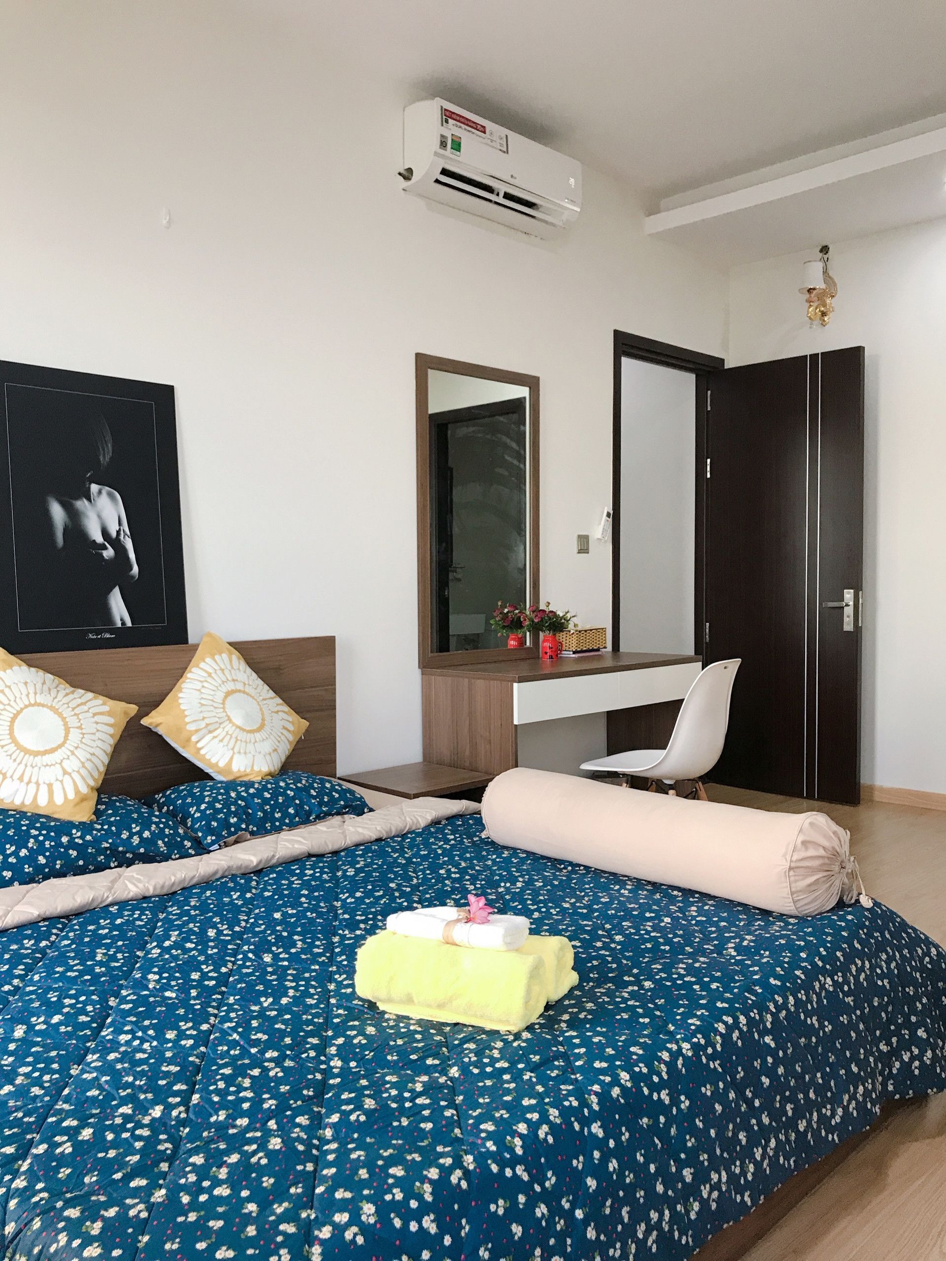 In-room safe, desk, blackout drapes, soundproofing