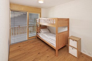 3 dormitorios, wifi gratis, ropa de cama