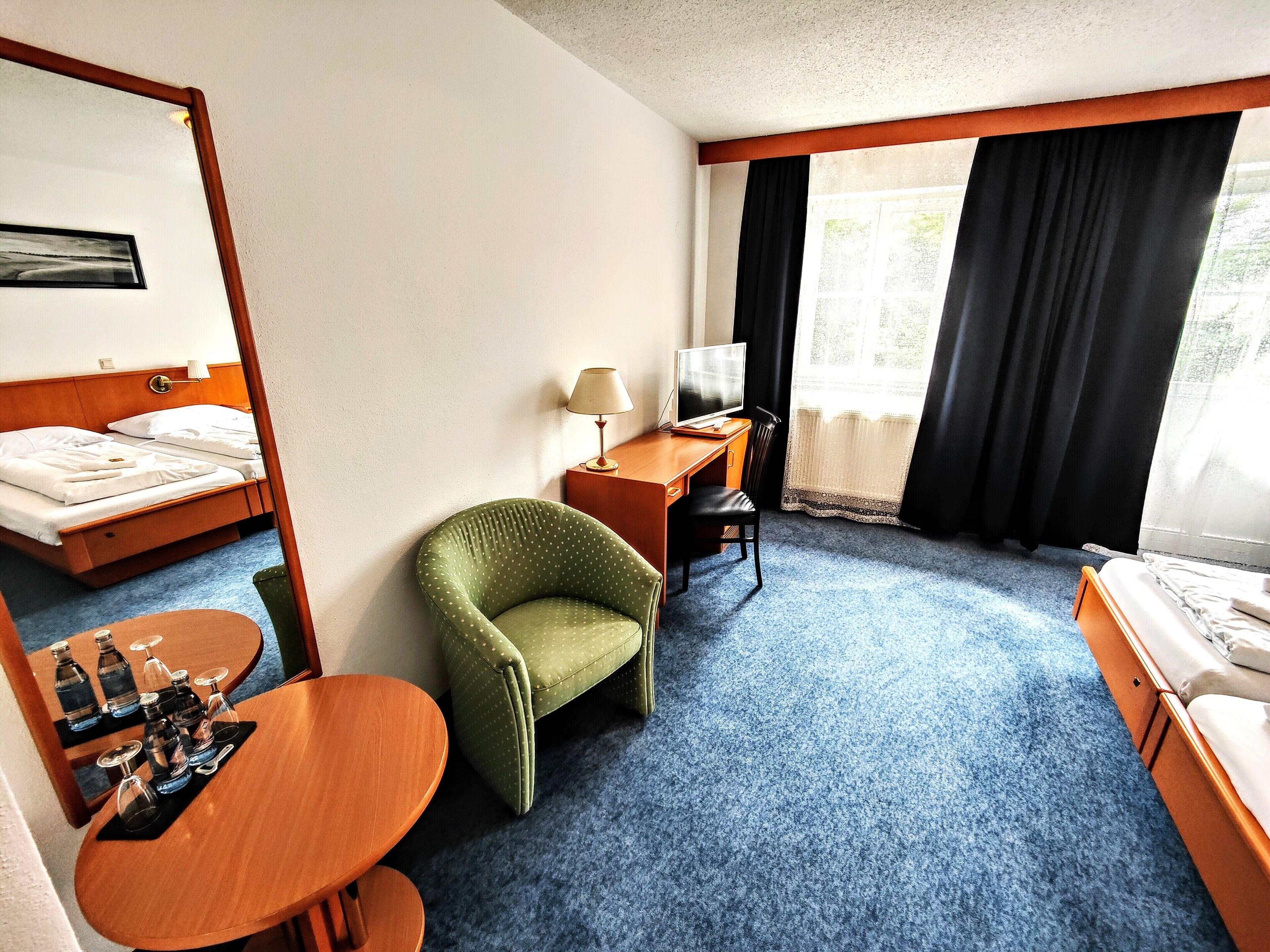 1 bedroom, desk, free wifi, bed sheets