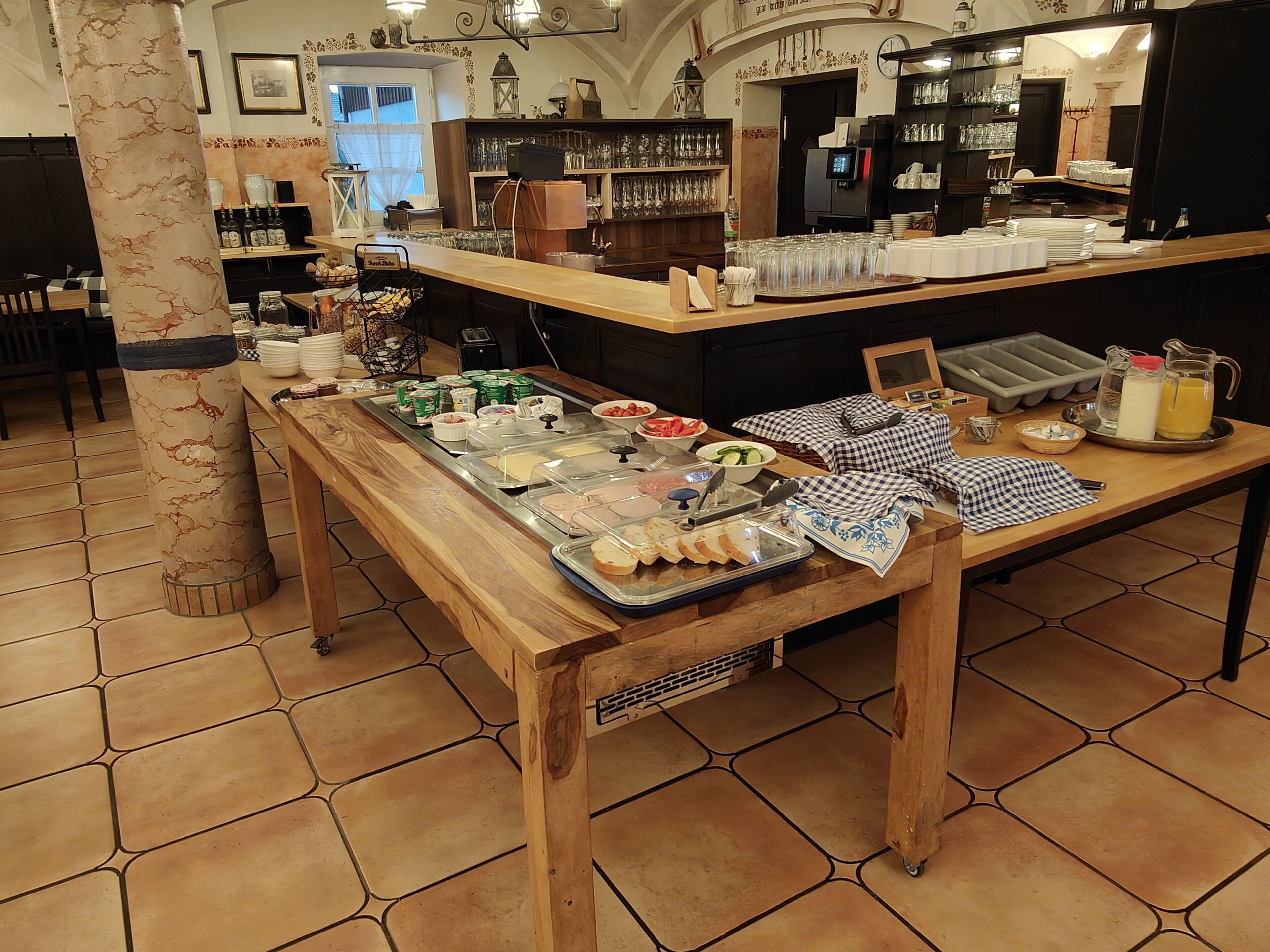 daily buffet breakfast (eur 14.9 per person)