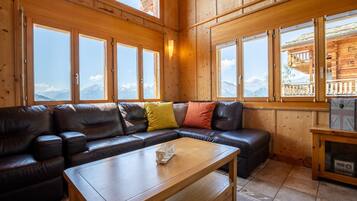 TV, peis og DVD-spiller