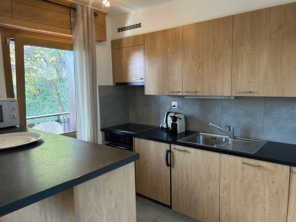 Private kitchen - Magrappé M 440 - SKI LIFT apartment 7 pers (Veysonnaz)
