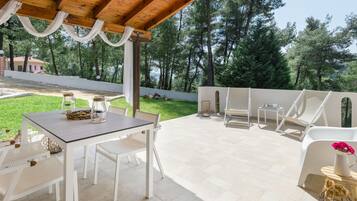 Villa, 3 Bedrooms | Terrace/patio