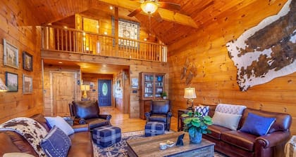 Mountain Lodge Near Downtown