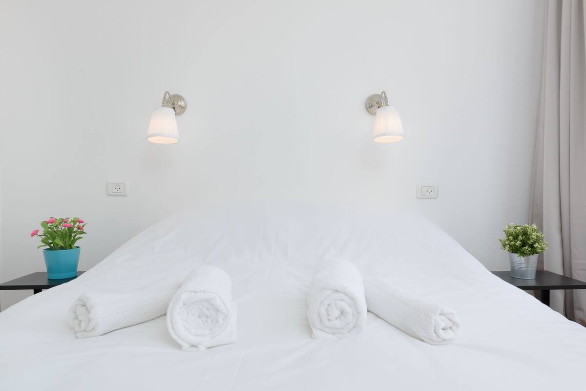 In-room safe, individually decorated, iron/ironing board