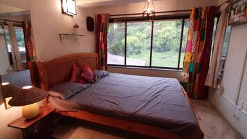 2 chambres, fer et planche Ă repasser, Wi-Fi gratuit, draps fournis