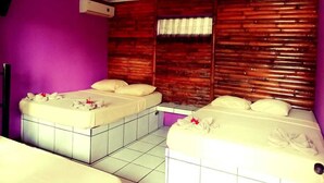 Unclassified image, 4 of 46, button - Hôtel El Jardin (Jacó)