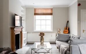 Apartment, Non Smoking | Living room - Platinum House in Camden 9956 (London)