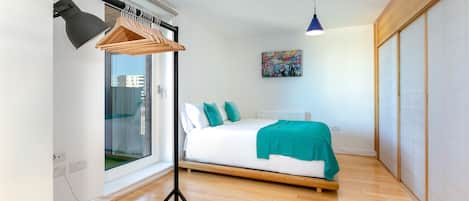 Apartment, Multiple Beds, Non Smoking, City View | Iron/ironing board, free WiFi, bed sheets