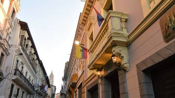 Fachada de la propiedad