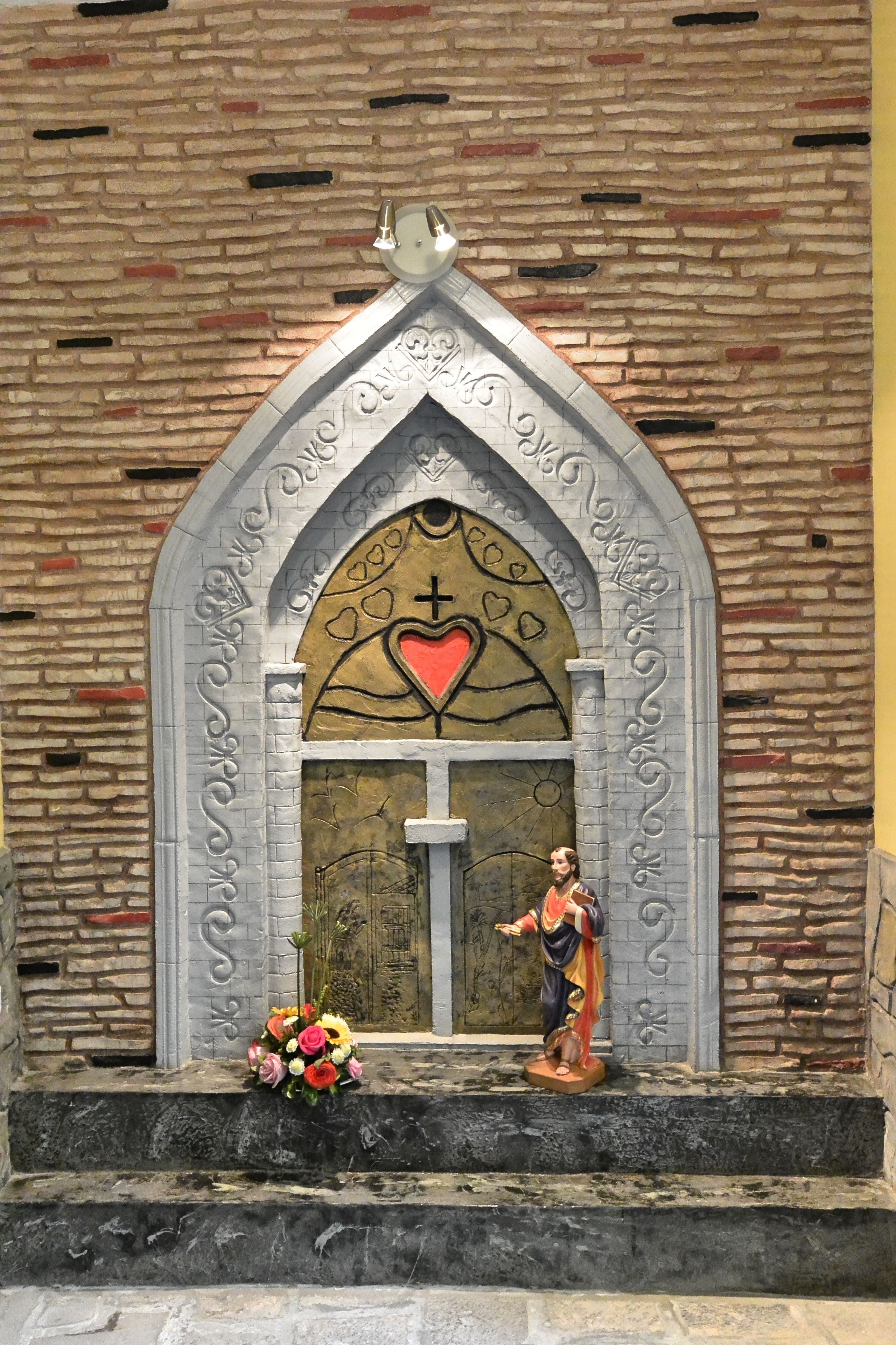 32-inch flat-screen tv with digital channels, tv, netflix