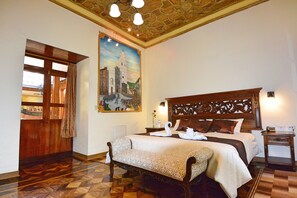 Minibar, in-room safe, individually decorated, individually furnished - Hotel La Basílica Quito (Quito)