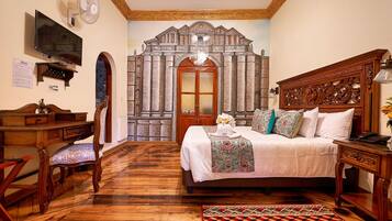 Minibar, caja de seguridad en la habitaciĂłn y decoraciĂłn personalizada