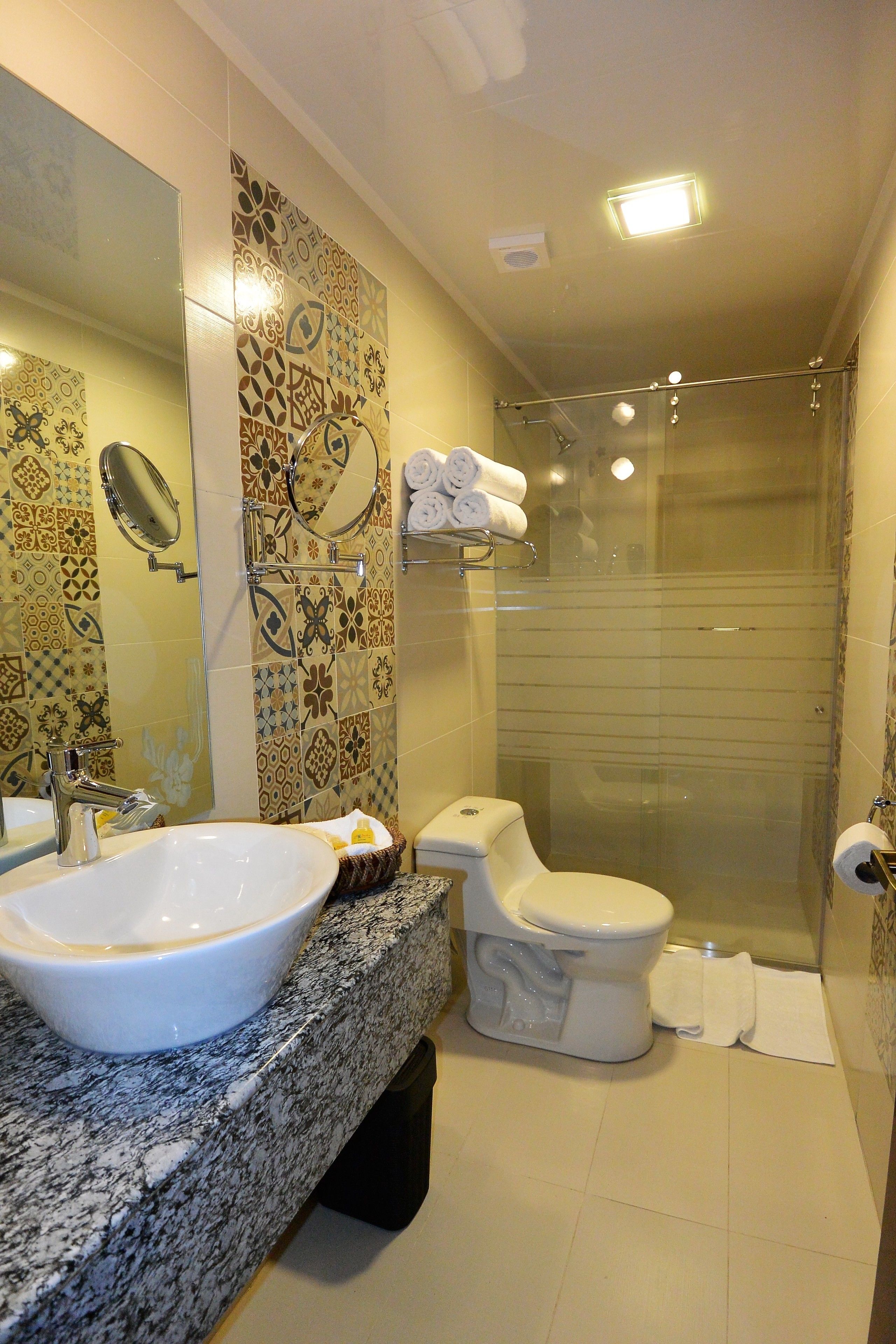 family room, multiple beds, non smoking | bathroom | rainfall showerhead, free toiletries, hair dryer, heated floors