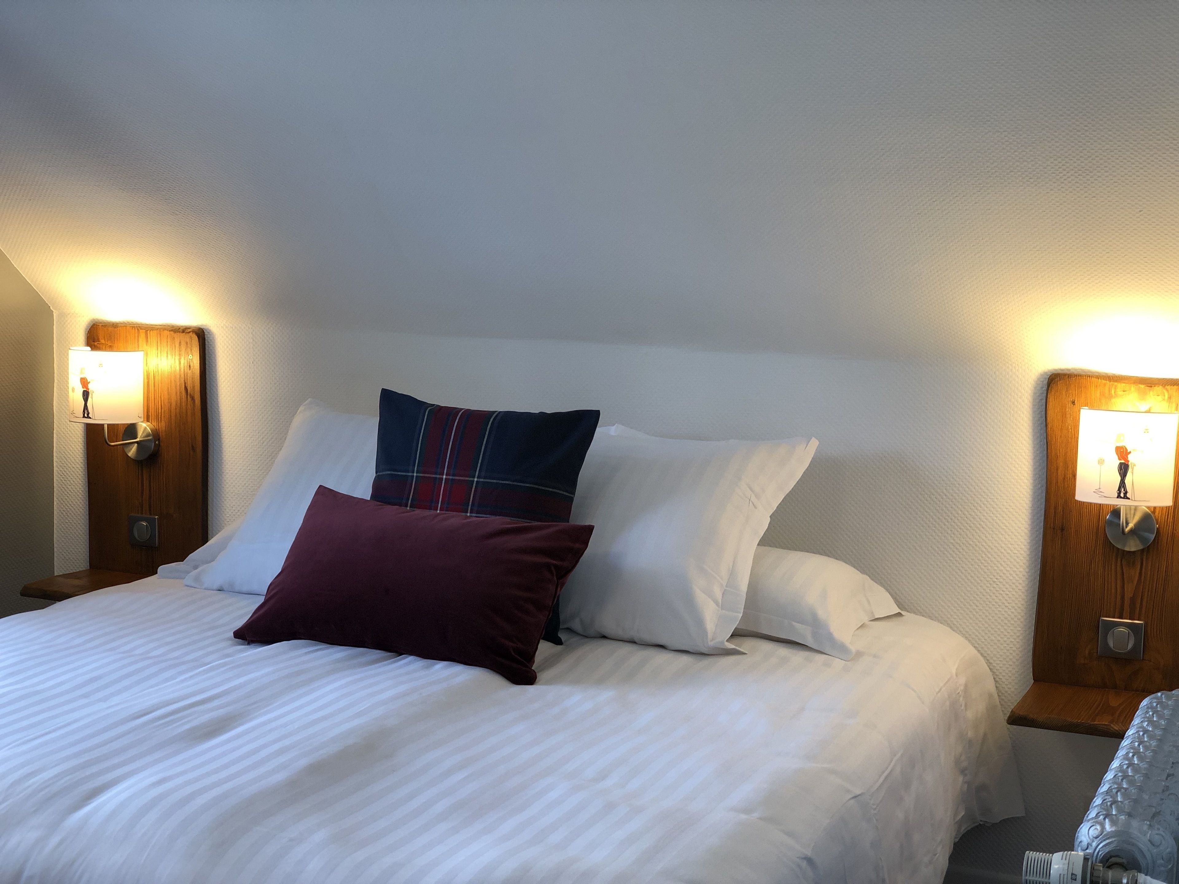 superior room (10) | blackout curtains, free wifi, bed sheets