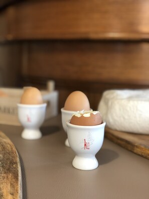 Petit déjeuner buffet (12 EUR par personne)