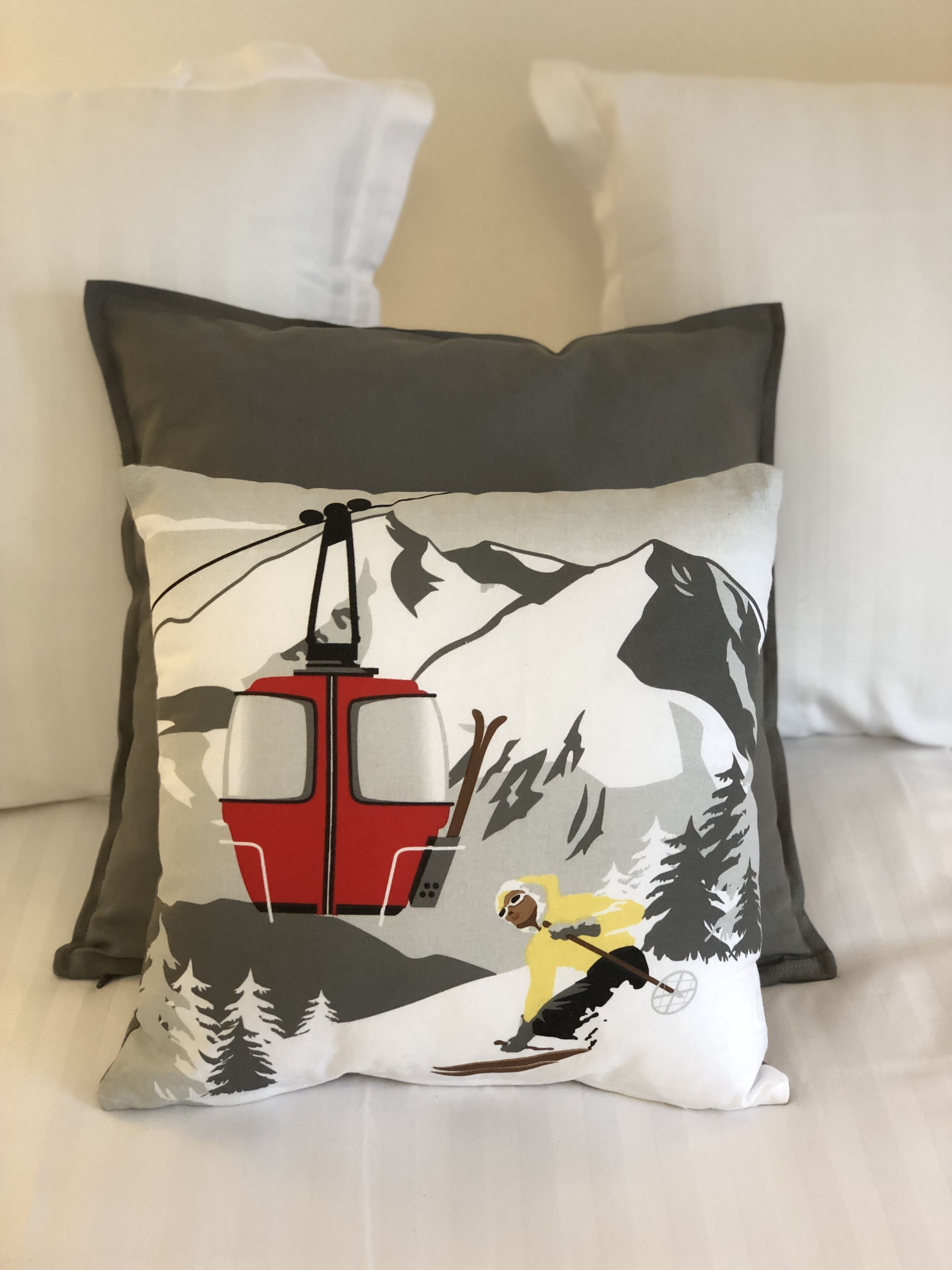 superior room (9) | blackout curtains, free wifi, bed sheets