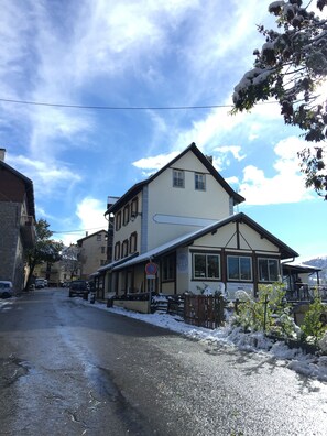 숙박 시설 정면