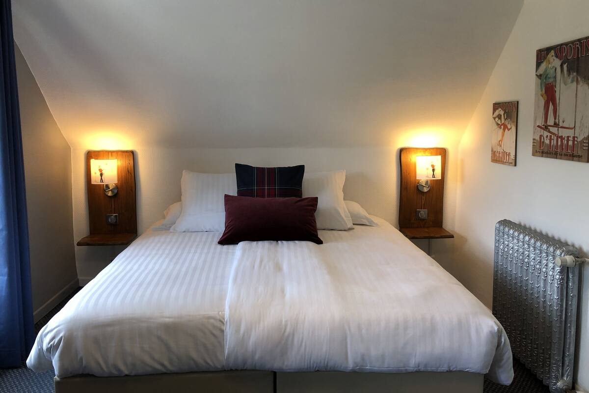 Superior Room (10) | Blackout drapes, WiFi (free), bed sheets