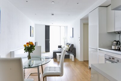 High Living Cosy Flat Next to Zone 1