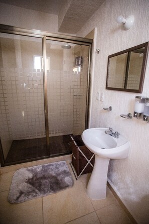 Comfort House, Multiple Beds, Non Smoking | Bathroom - Olivos 3 (Playa del Carmen)