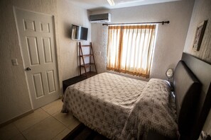 Comfort House, Multiple Beds, Non Smoking | In-room safe, iron/ironing board, free WiFi, bed sheets - Olivos 3 (Playa del Carmen)