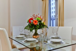 Apartment, Multiple Beds, Non Smoking | In-room dining - Theatreland Walk (London)