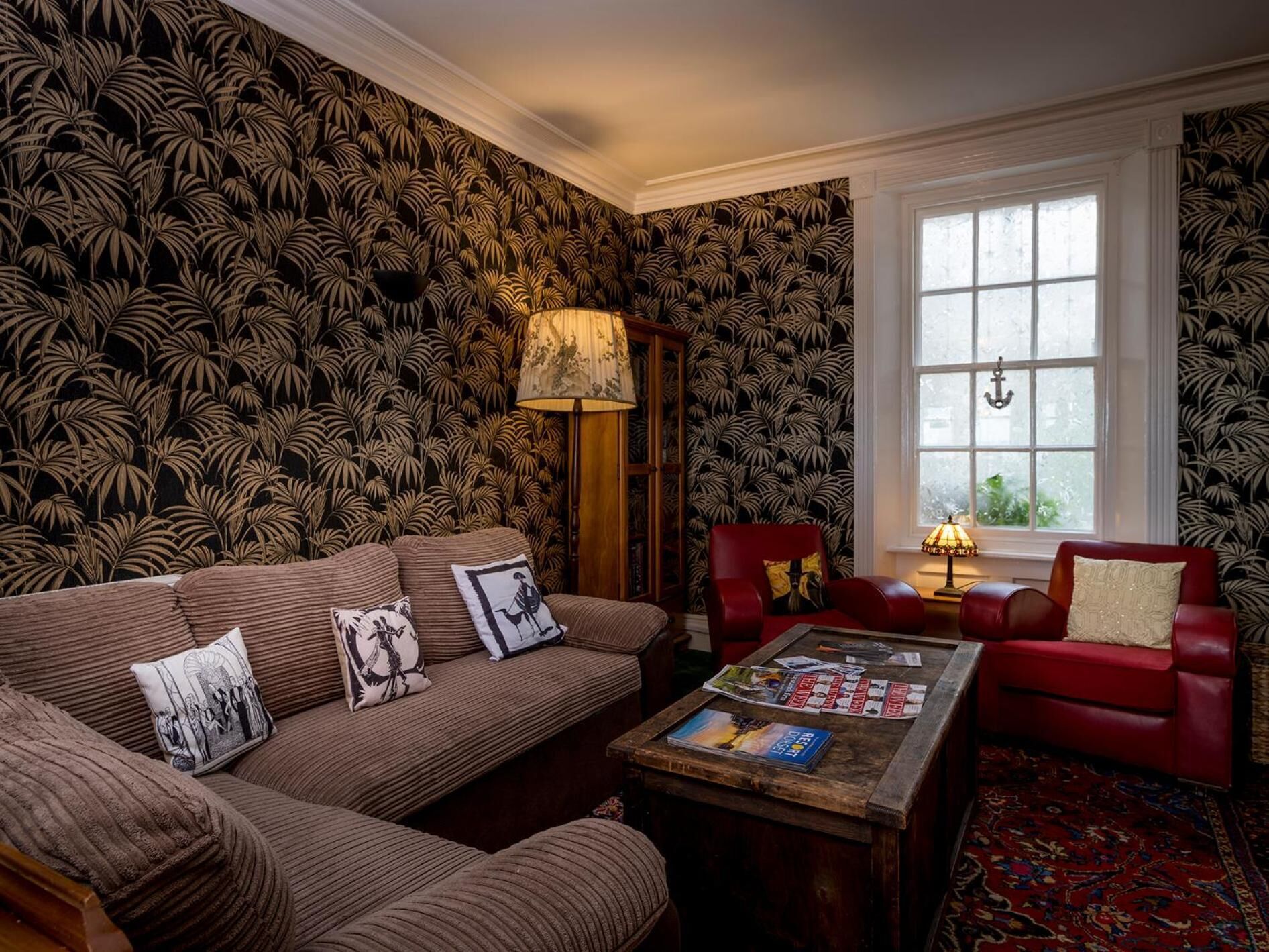 20-inch flat-screen tv with digital channels, tv, netflix