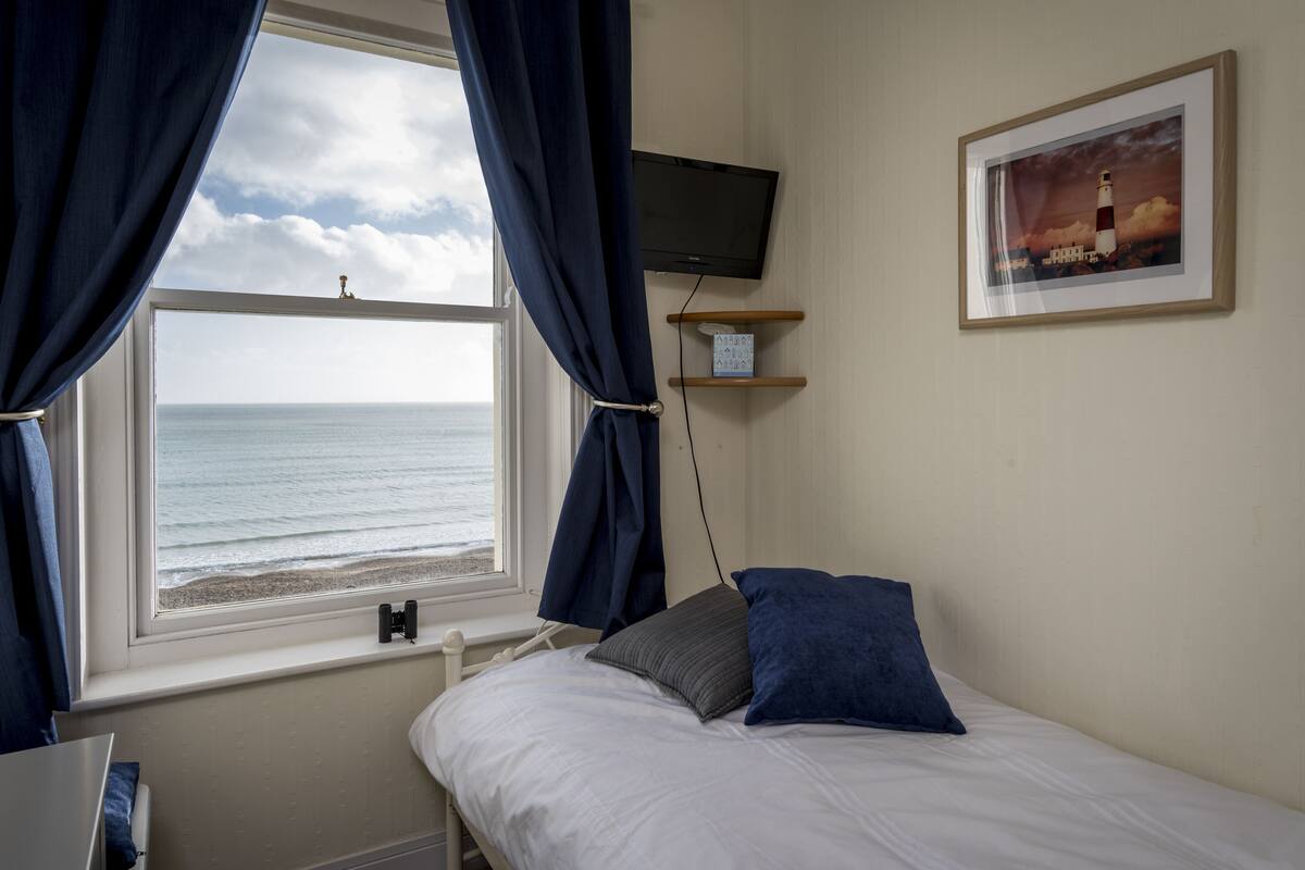 comfort single room, 1 single bed, sea view | 1 bedroom, individually decorated, individually furnished