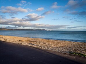 On the beach - Channel View Guest House (Weymouth)