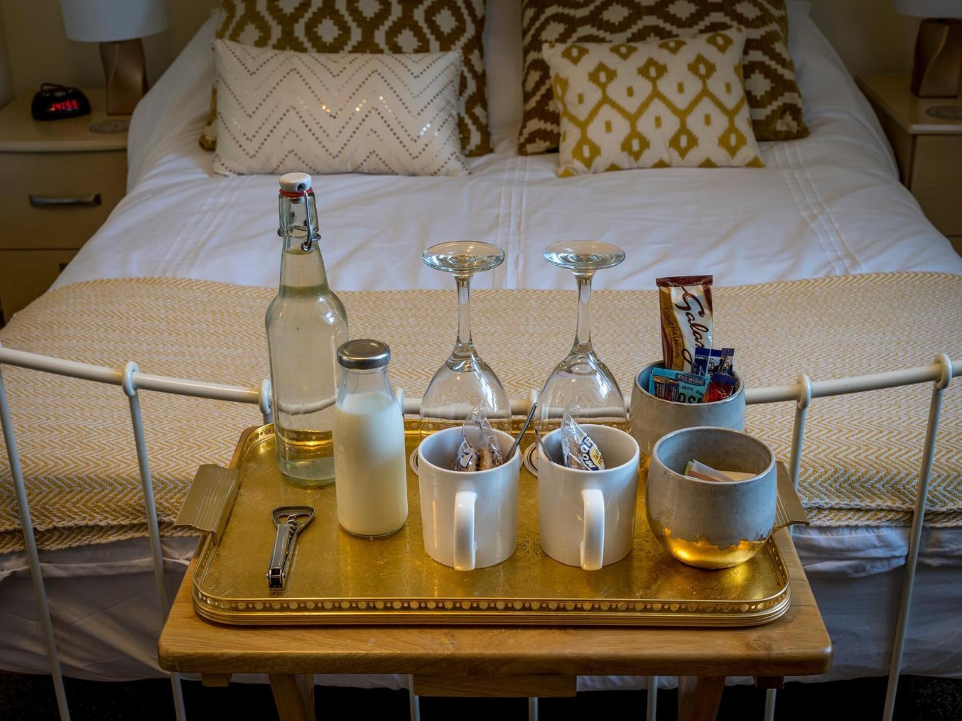 1 bedroom, individually decorated, individually furnished