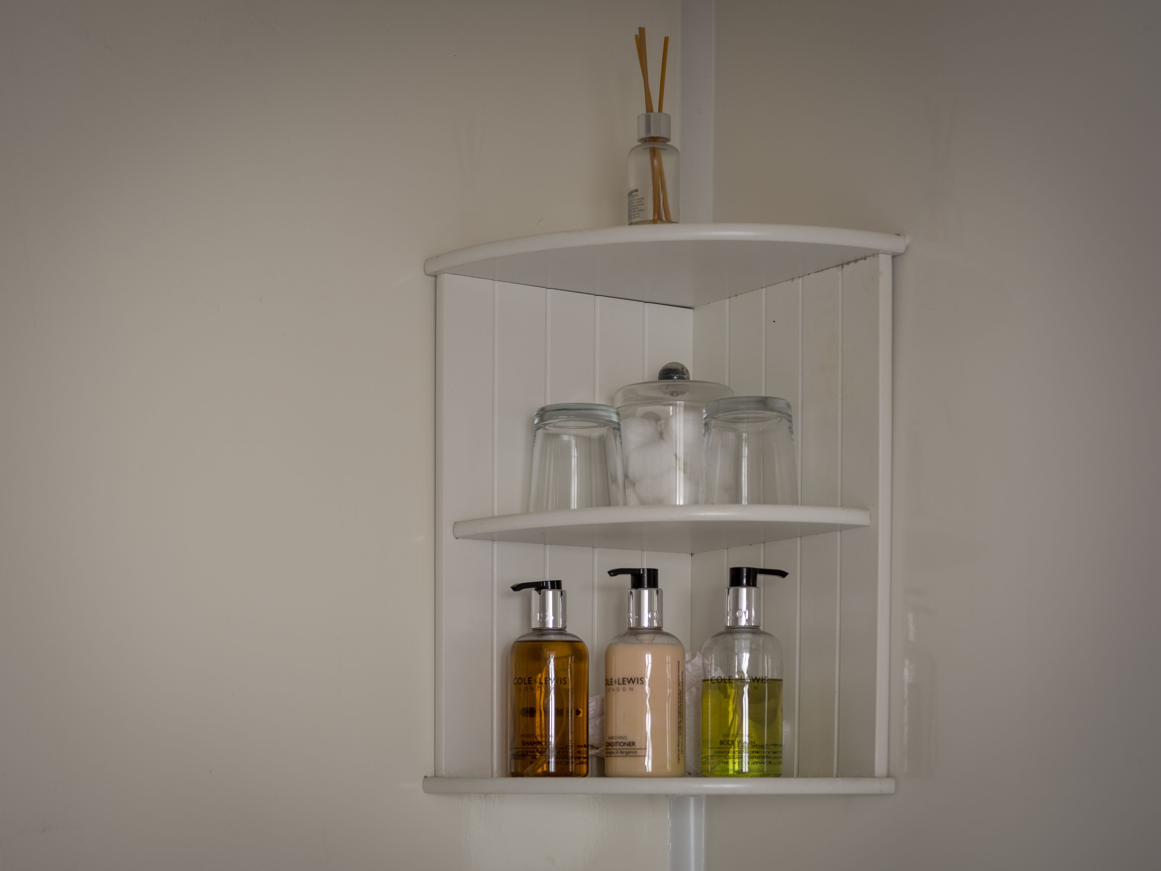 comfort double room, 1 double bed, sea view | bathroom | shower, free toiletries, hair dryer, bathrobes